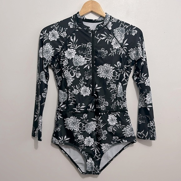One-piece swimwear / surfing wear size M - Picture 2 of 3